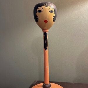 Antique woman hat & wig holder